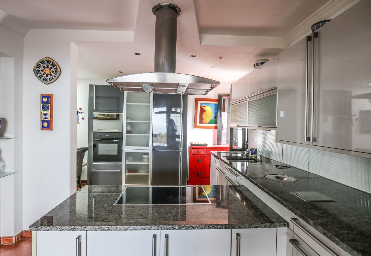 Ferienhaus in Macher - Horizon Luxury -Eine Oase der Ruhe mit privatem Pool, Gärten und spektakuläre Aussicht