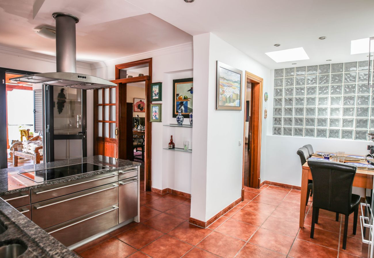 Ferienhaus in Macher - Horizon Luxury -Eine Oase der Ruhe mit privatem Pool, Gärten und spektakuläre Aussicht