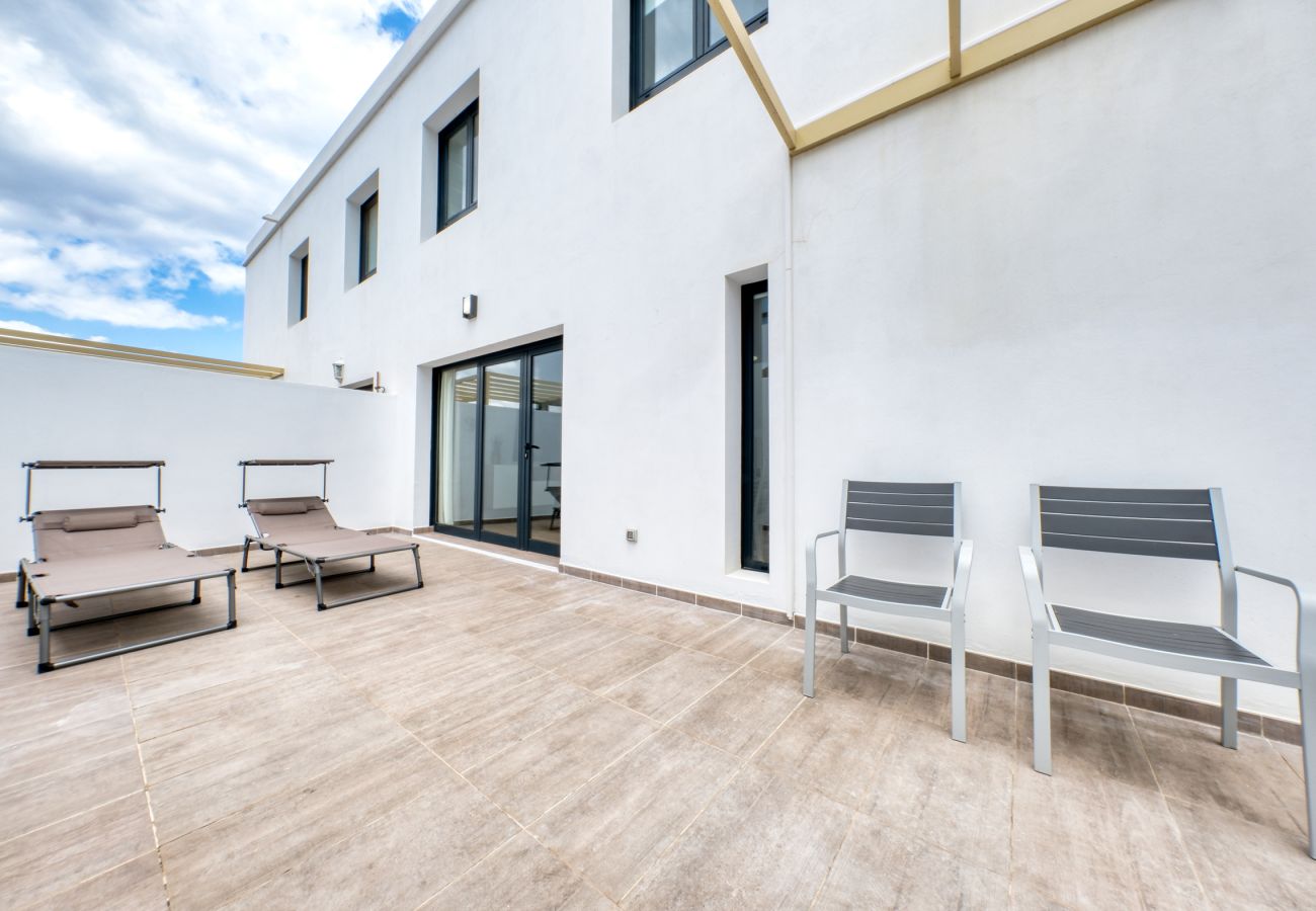 Casa en Costa Teguise - Juana Isabela Villas Gardenias-gran terraza, wifi rápido, relax 
