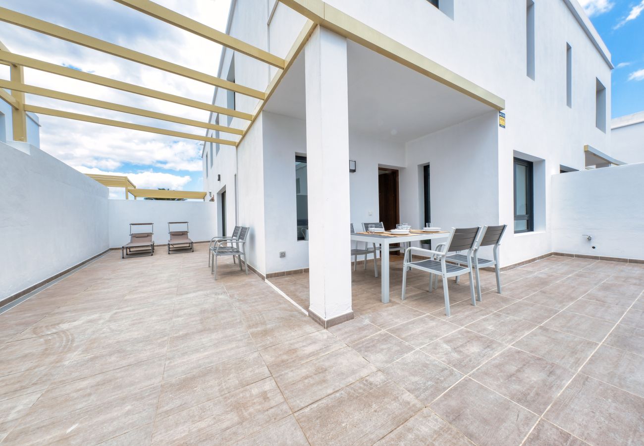   lanzarote-vacation-experts terraza apartamento departamento vacaciones