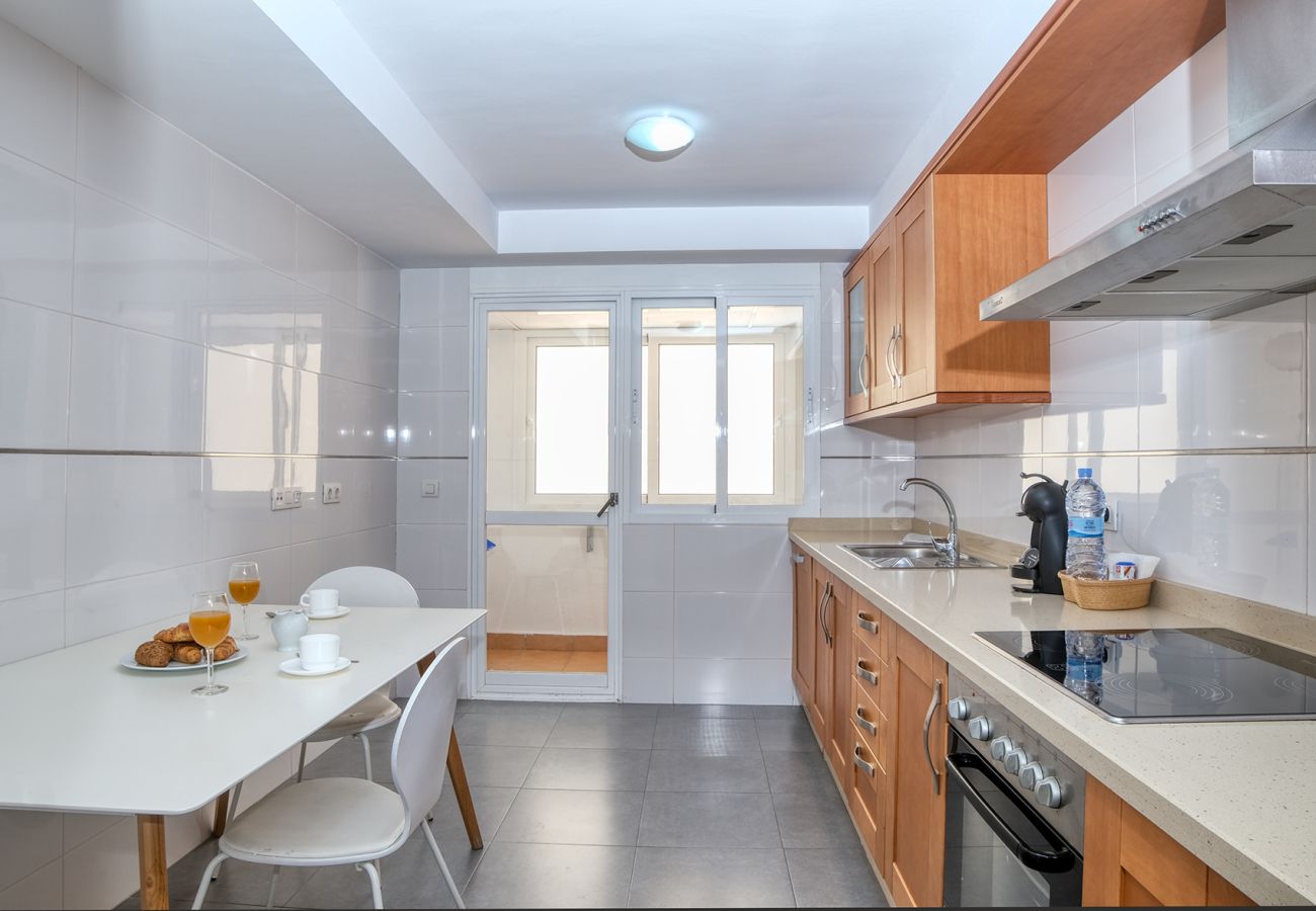 Apartamento en Arrecife - casa Victoria-frente a la Playa del Reducto, plaza de garaje,wifi, aire acondicionado