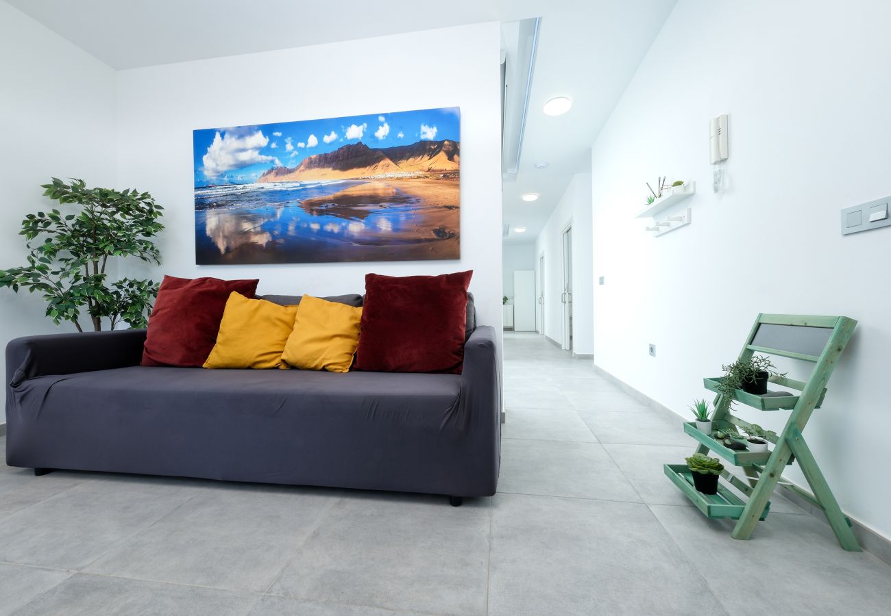 Casa en  Famara - Karma 1  - a 25m del mar, wifi rapido y azotea con vista al mar 