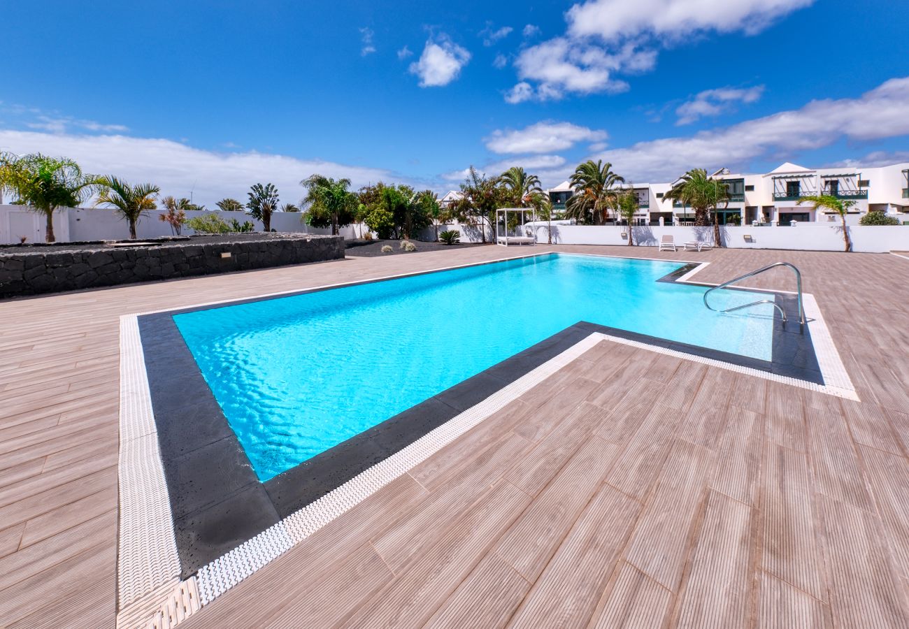 Casa en Costa Teguise - Suite ANIAGUA Luminosa vivienda con vista a la piscina