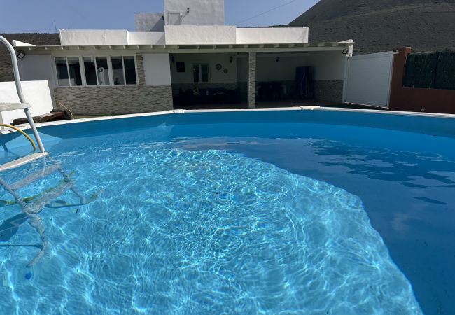 Casa en Haría - Villa Lito-barbacoa, piscina y  aire acondicionado