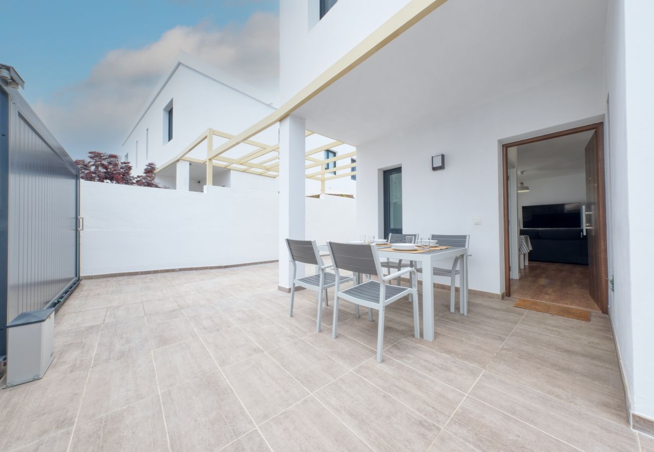 Casa a Costa Teguise - Casa Juana Isabela a Villas Gardenias-grande terrazza, wifi veloce e zona tranquilla