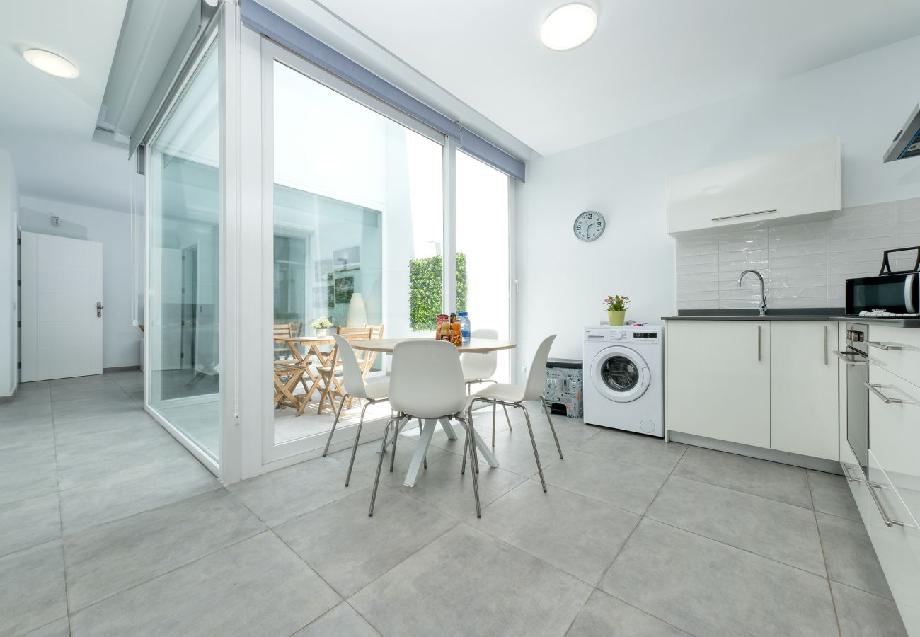 Casa a  Famara - Karma Famara 2 - a 25m dal mare, wifi veloce, terraza con vista