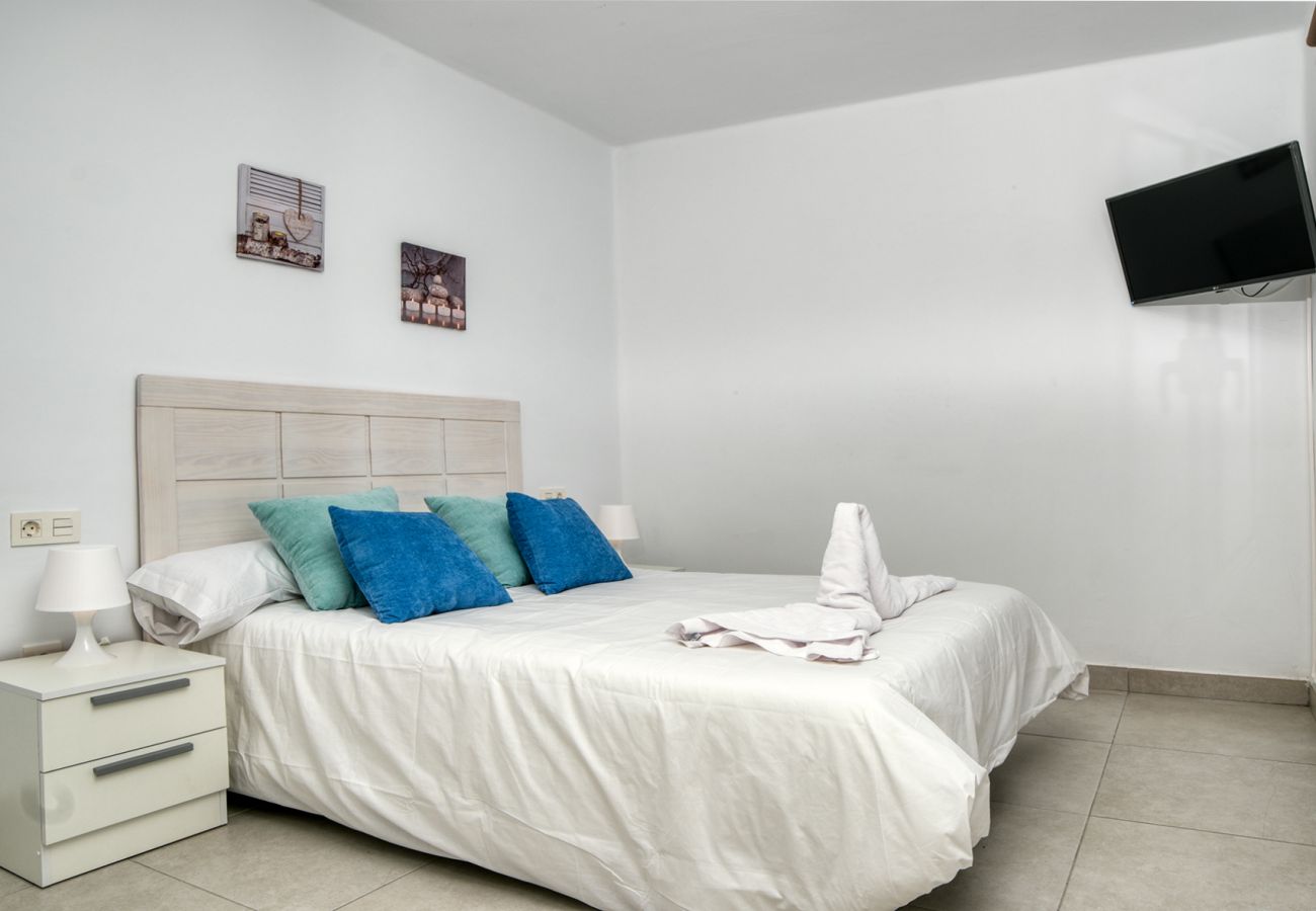 Casa a Costa Teguise - Suite ANIAGUA casa vacanze con vista alla piscina 