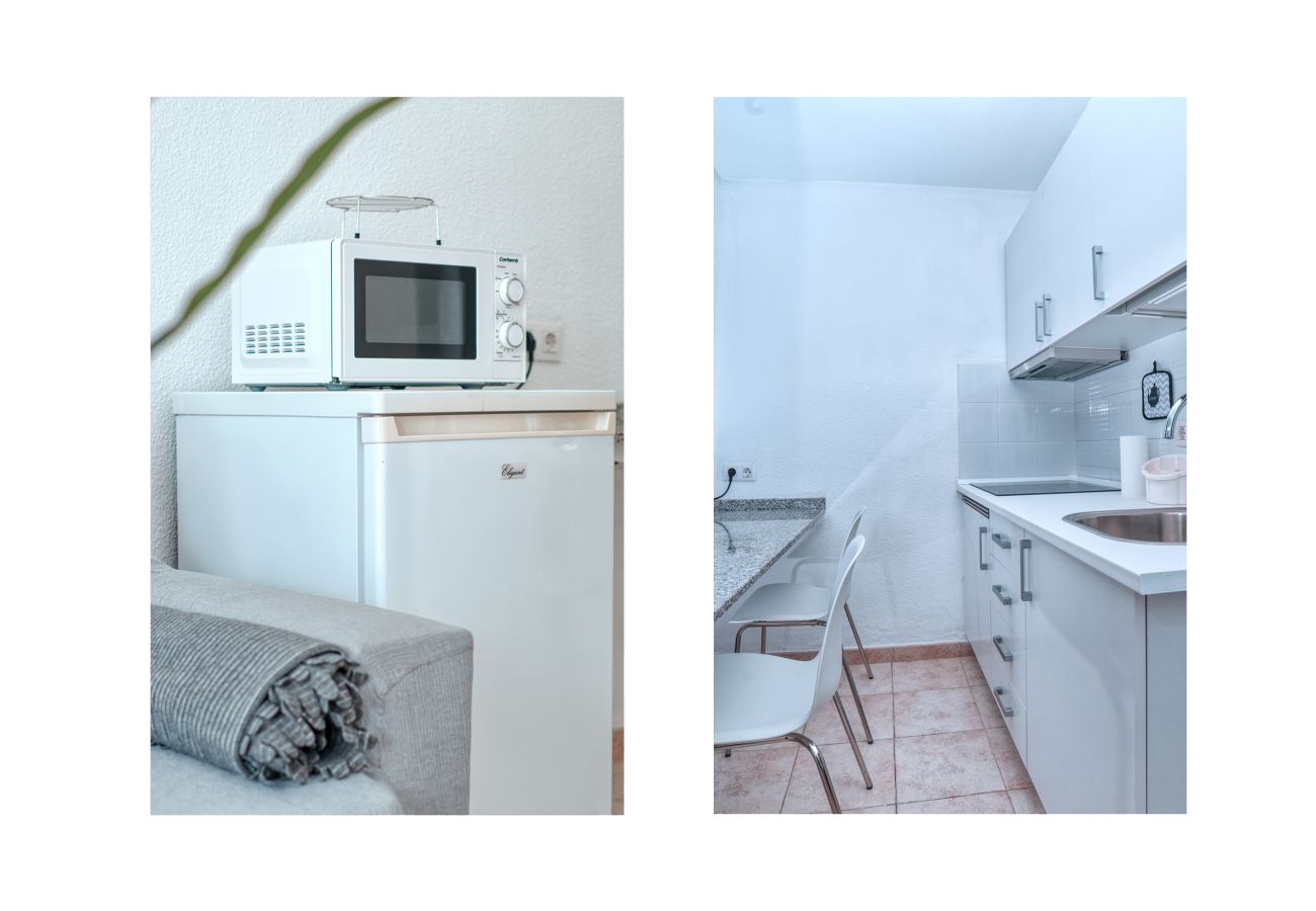 House in Puerto del Carmen - Eva Vacation Home Pool & Relax - Very close to the beach 