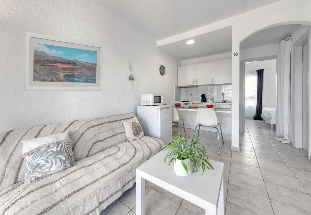 House in Puerto del Carmen - Eva Vacation Home Pool & Relax - Very close to the beach 