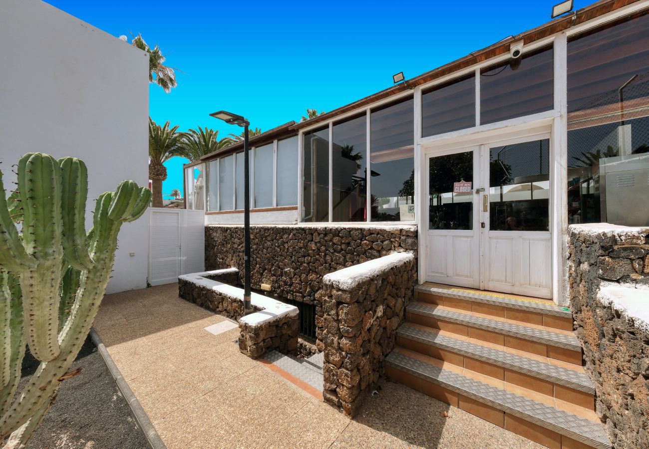 House in Puerto del Carmen - Eva Vacation Home Pool & Relax - Very close to the beach 