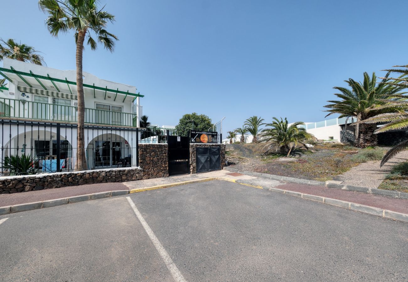 House in Puerto del Carmen - Eva Vacation Home Pool & Relax - Very close to the beach 