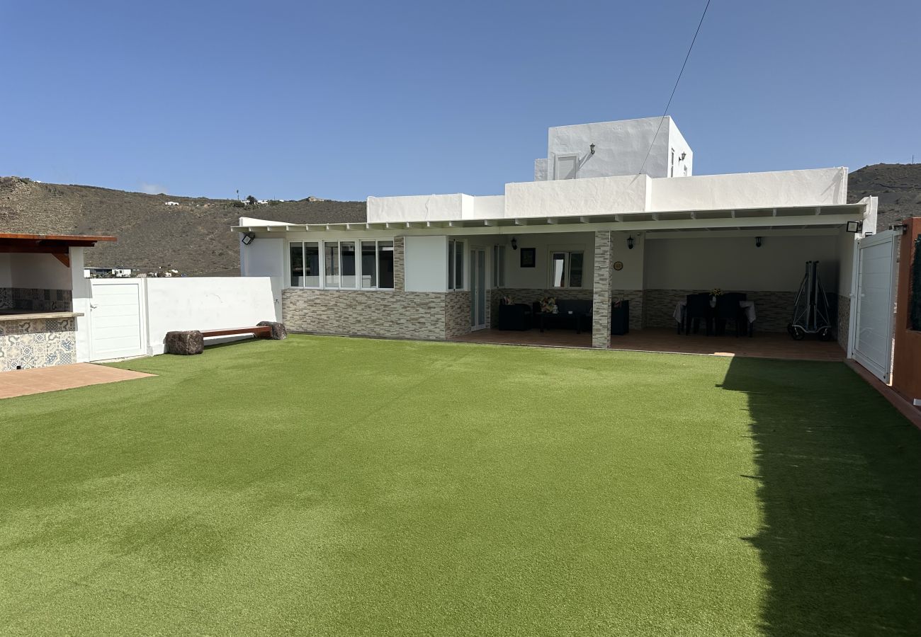 House in Haría - Villa Lito-BBQ, pool and Relax 