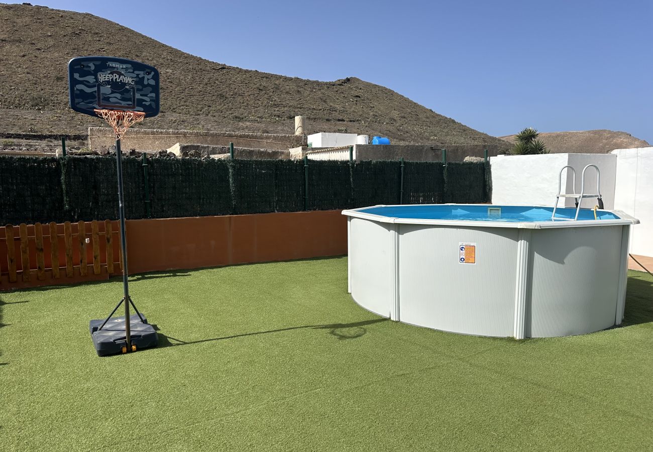 House in Haría - Villa Lito-BBQ, pool and Relax 